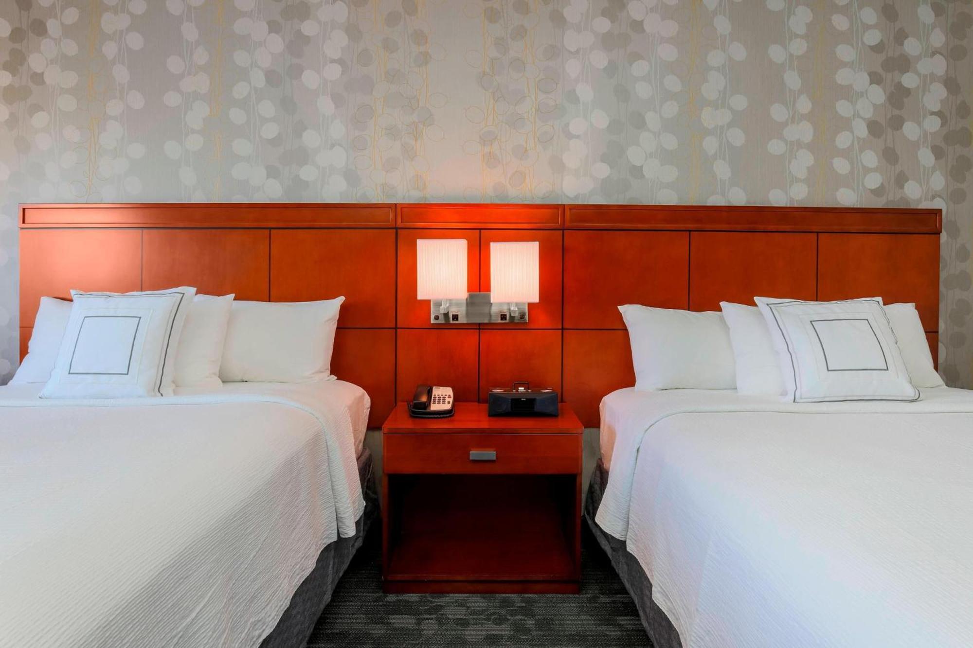 คอร์ตยาร์ด ซานดิเอโก แอร์พอร์ต/ลิเบอร์ตี สเตชั่น Hotel ภายนอก รูปภาพ