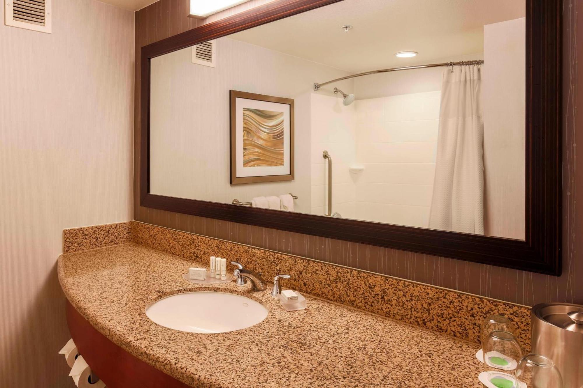 คอร์ตยาร์ด ซานดิเอโก แอร์พอร์ต/ลิเบอร์ตี สเตชั่น Hotel ภายนอก รูปภาพ