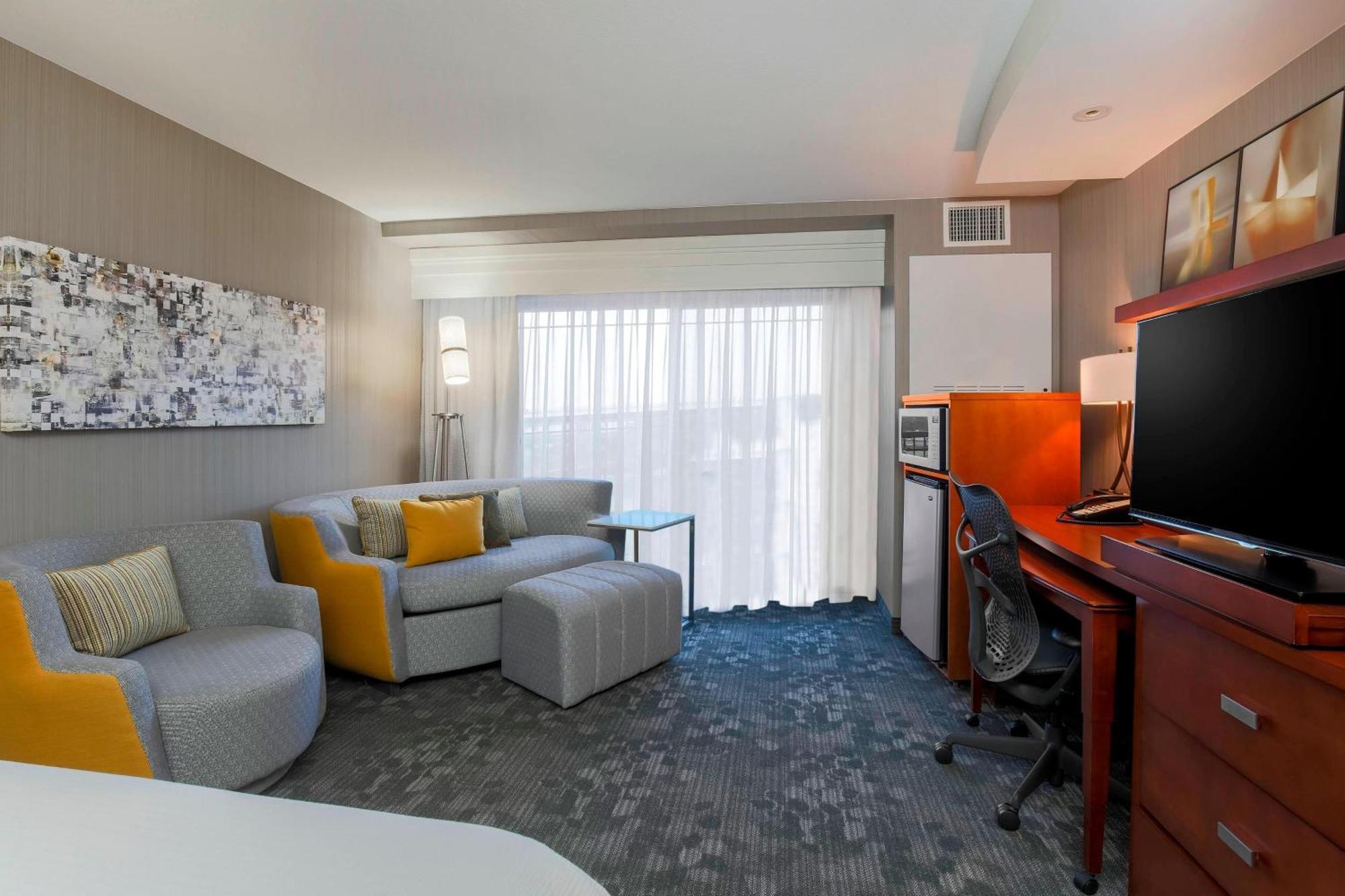 คอร์ตยาร์ด ซานดิเอโก แอร์พอร์ต/ลิเบอร์ตี สเตชั่น Hotel ภายนอก รูปภาพ