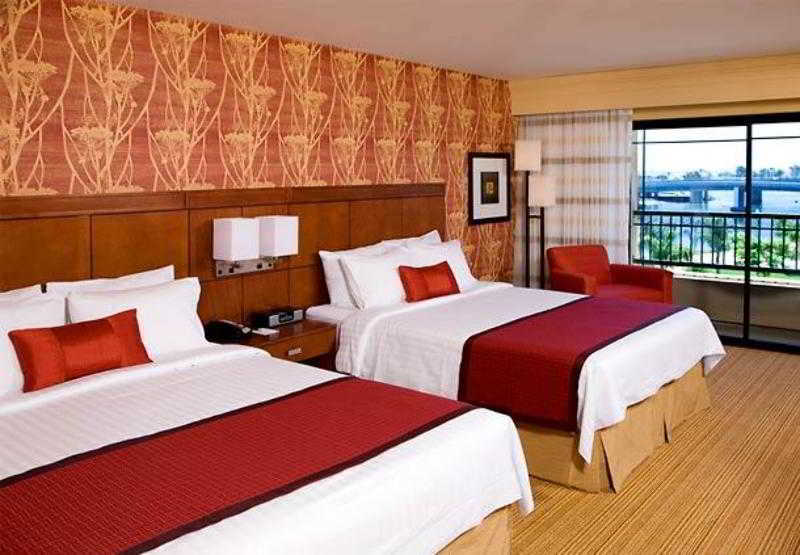 คอร์ตยาร์ด ซานดิเอโก แอร์พอร์ต/ลิเบอร์ตี สเตชั่น Hotel ภายนอก รูปภาพ